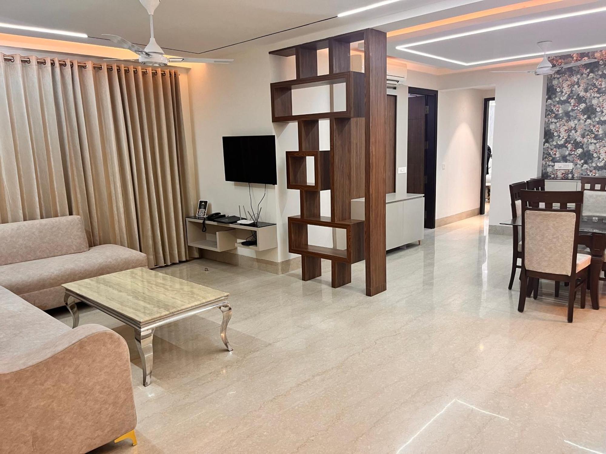 Gazebo Inn & Suites Medanta Гургаон Экстерьер фото