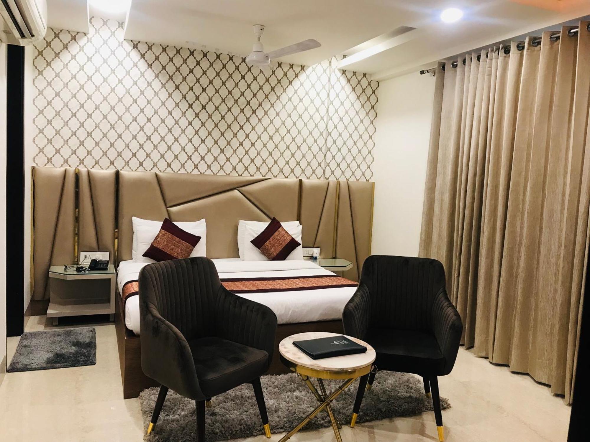 Gazebo Inn & Suites Medanta Гургаон Экстерьер фото