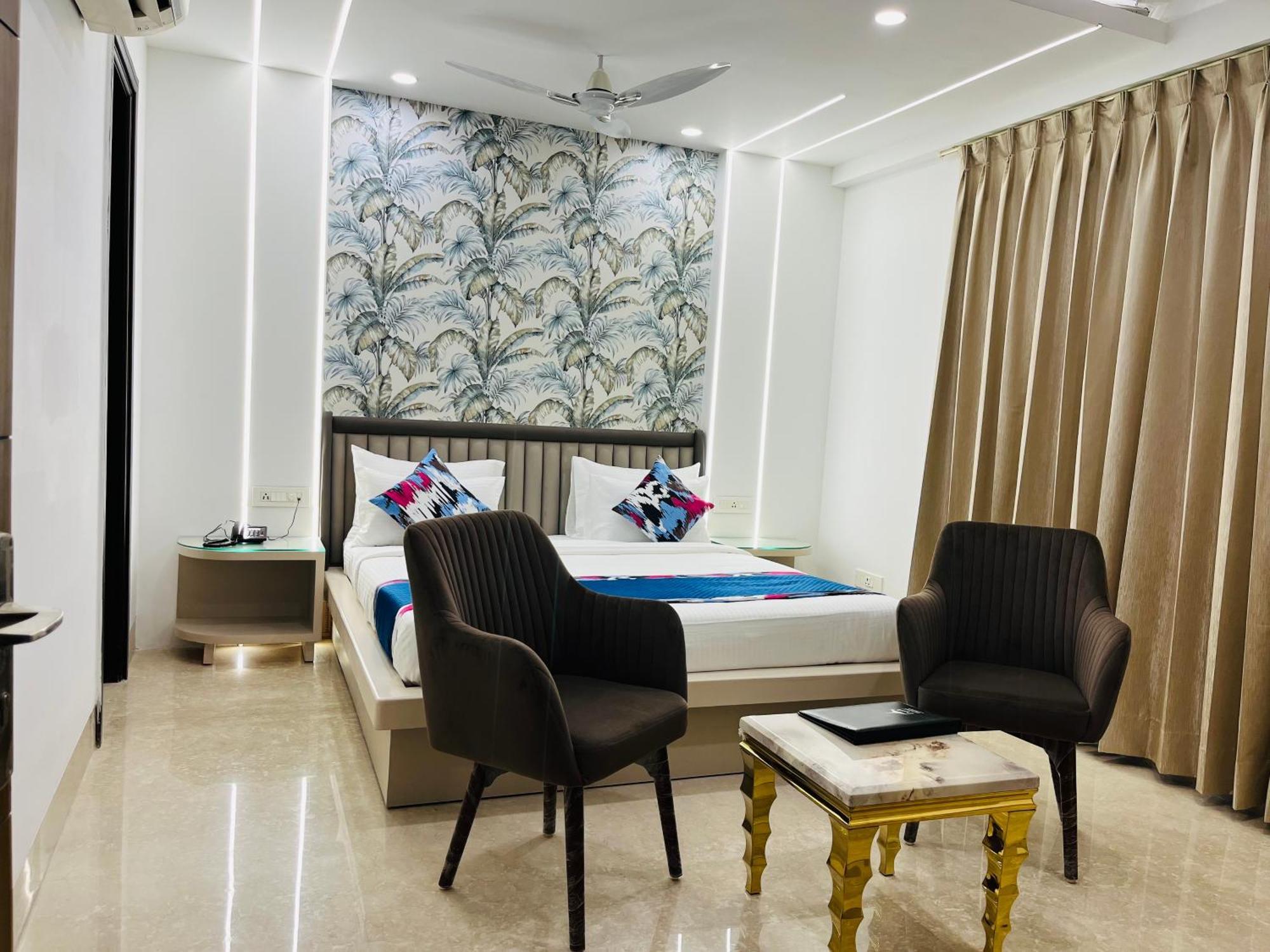Gazebo Inn & Suites Medanta Гургаон Экстерьер фото