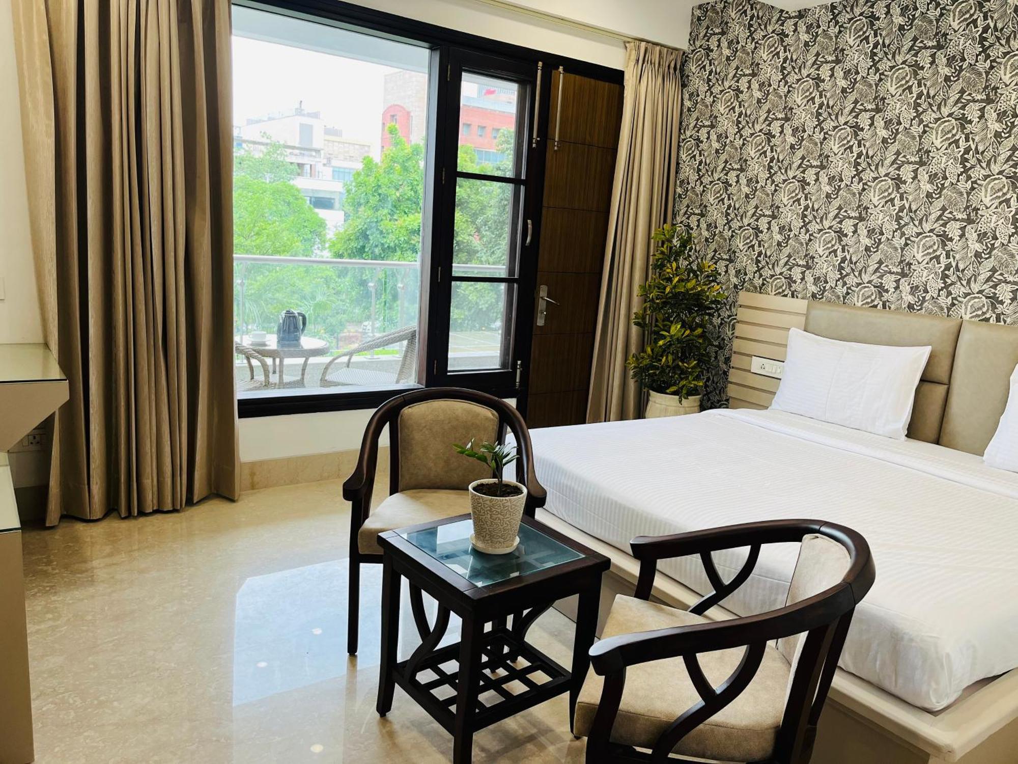 Gazebo Inn & Suites Medanta Гургаон Экстерьер фото